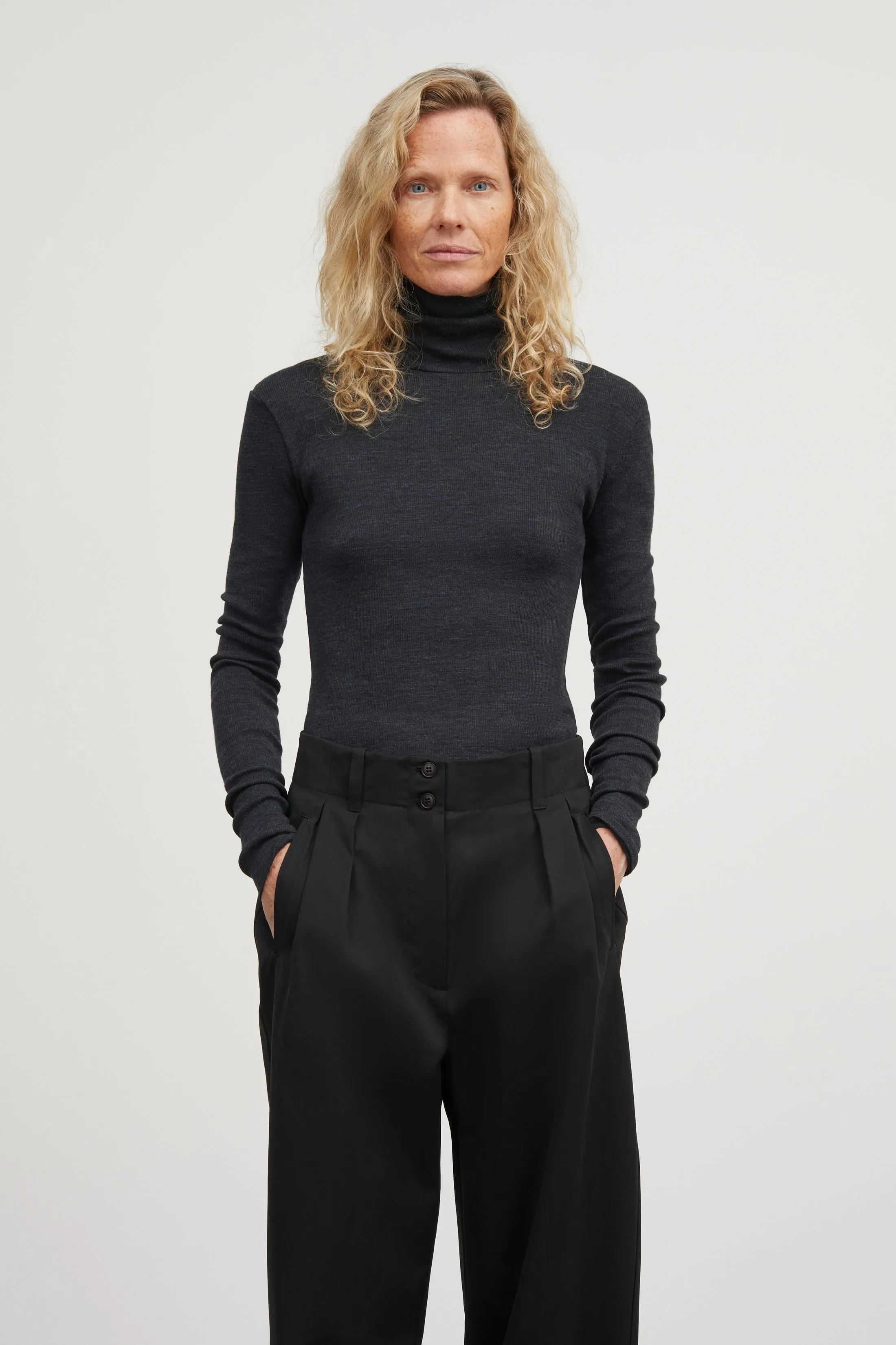 Amy T-neck - Dark Grey Melange